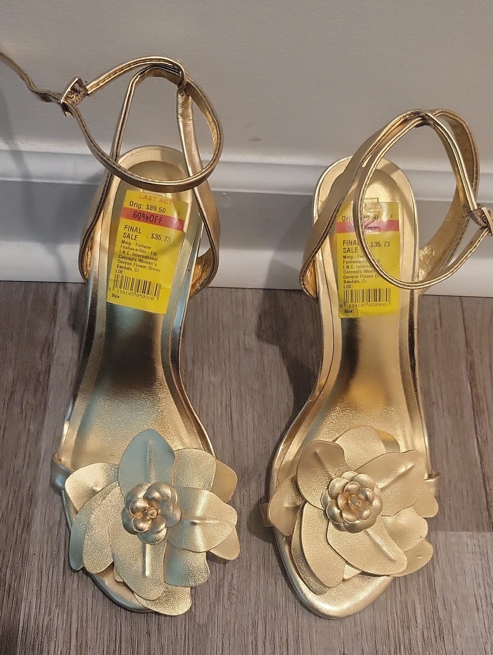 Women’s Gold Floral Ankle-Strap Sandals! Sz 7!